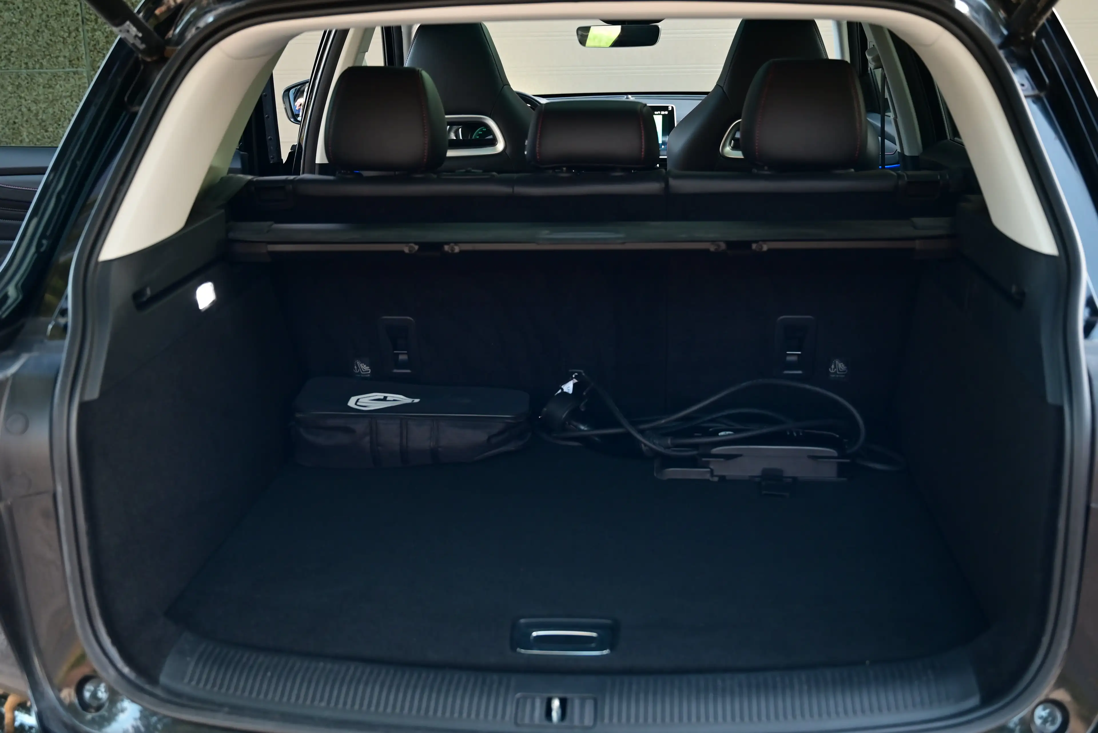 MG EHS LUXURY AUT / SUNROOF / LED / 360 CAMERA / NAVI — photo 10