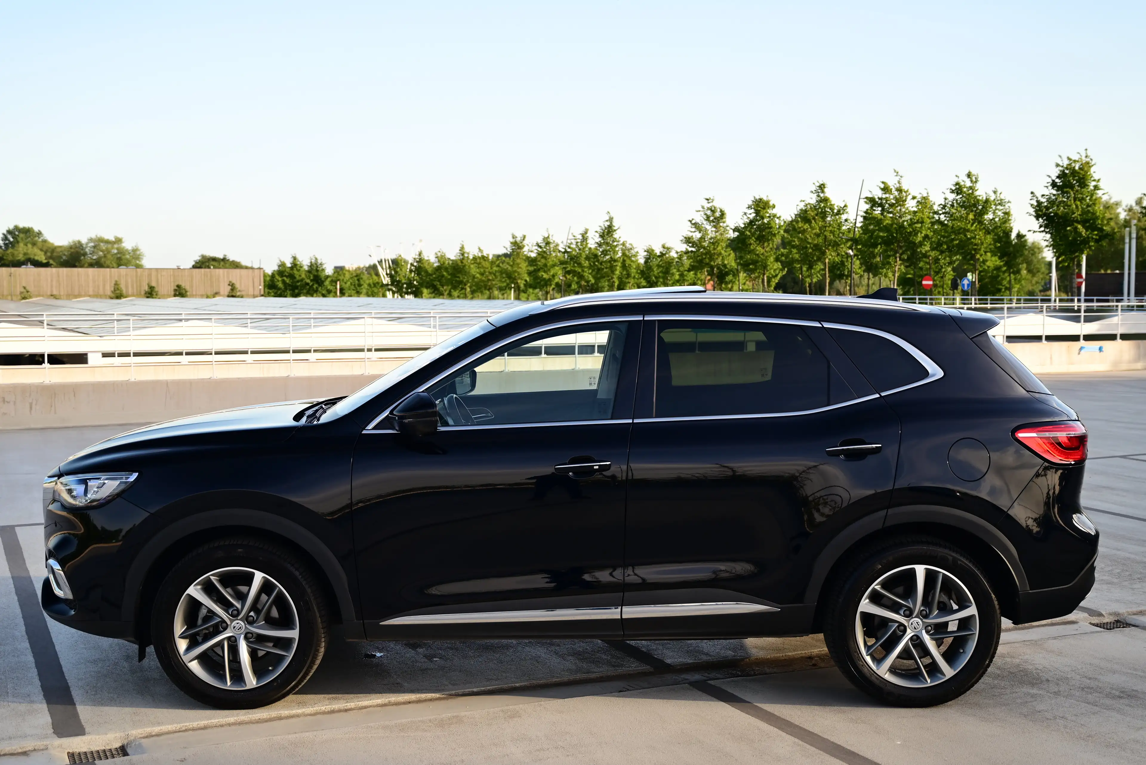 MG EHS LUXURY AUT / SUNROOF / LED / 360 CAMERA / NAVI — photo 5