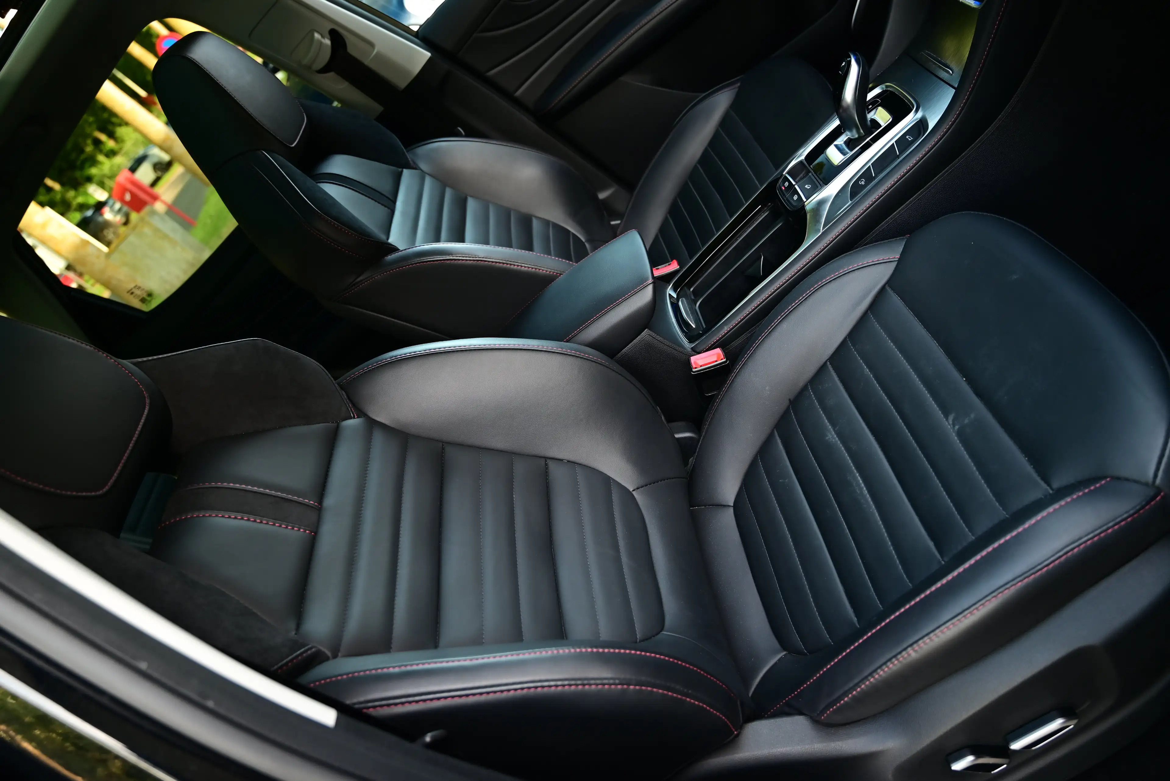 MG EHS LUXURY AUT / SUNROOF / LED / 360 CAMERA / NAVI — photo 15