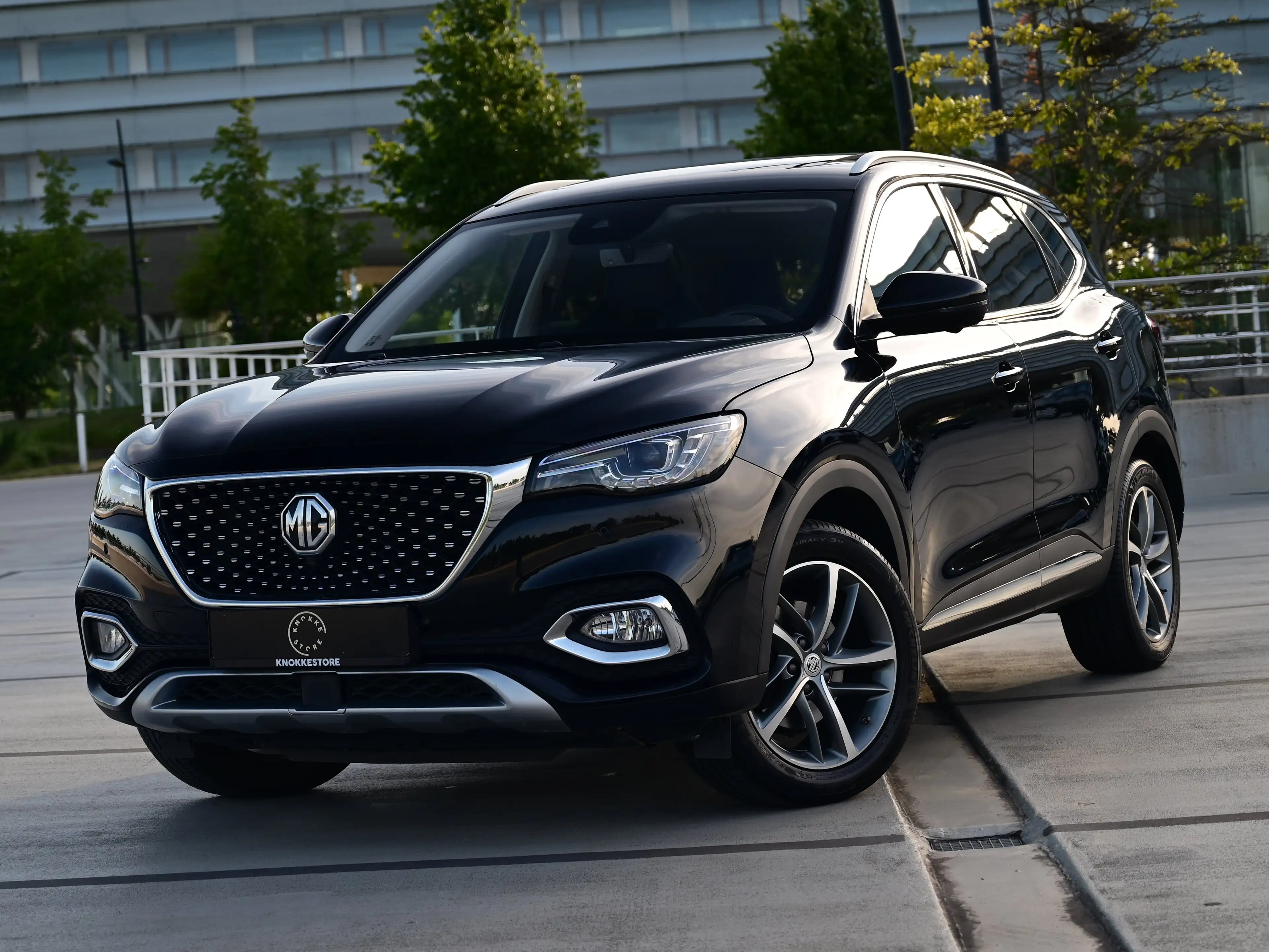 MG EHS LUXURY AUT / SUNROOF / LED / 360 CAMERA / NAVI