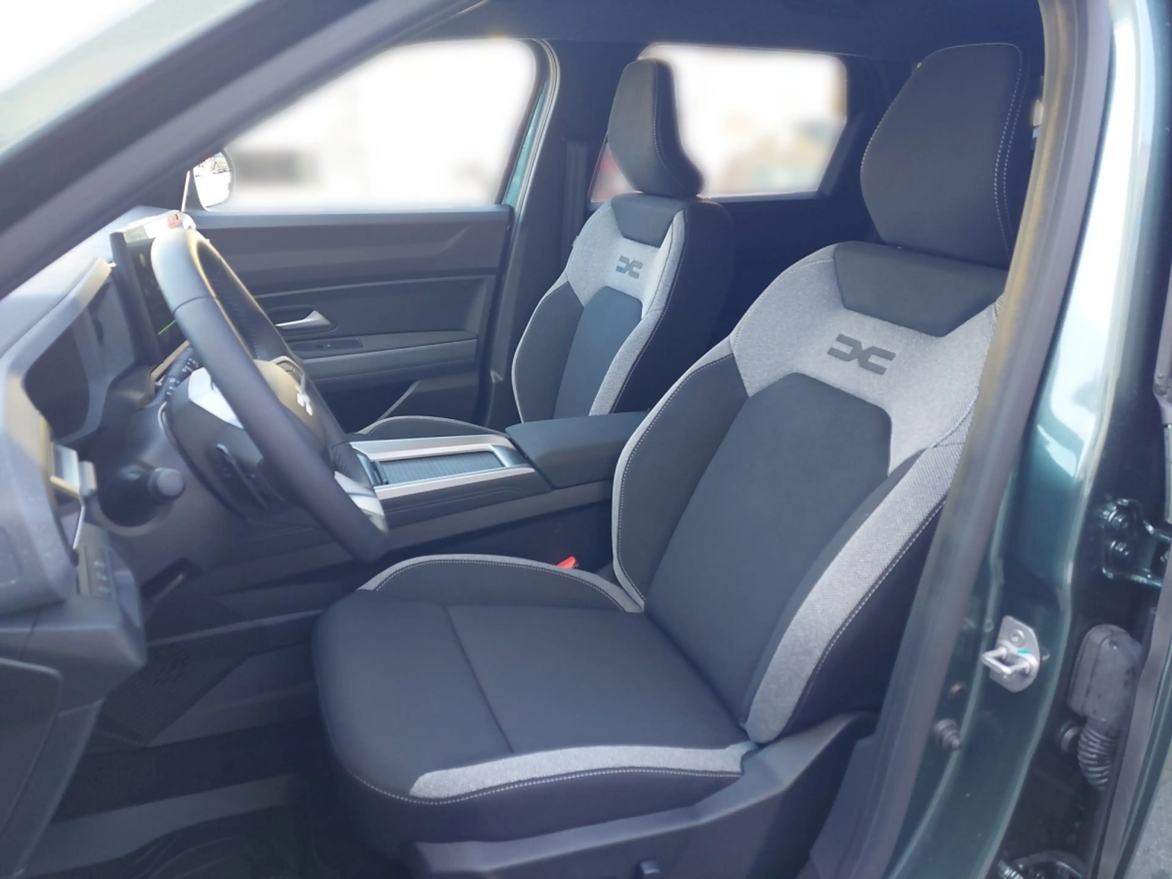 Dacia Bigster BIGSTER Journey Hybrid 150 4x4 — photo 5