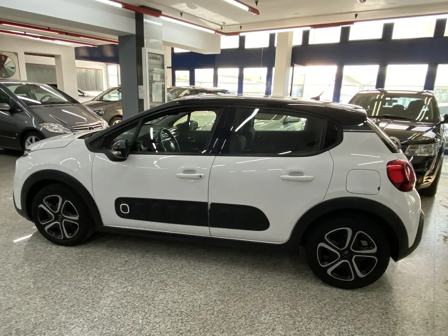 Citroen C3 1.2 puretech Feel Gpl 82cv neopatentati Blanco - 2