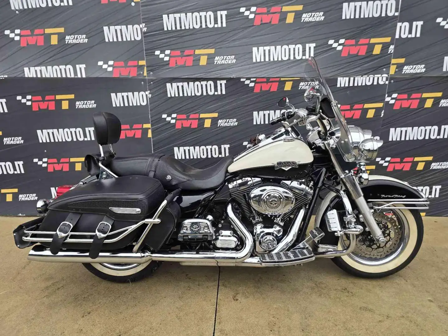 Harley-Davidson Road King Video 360 Bianco - 1