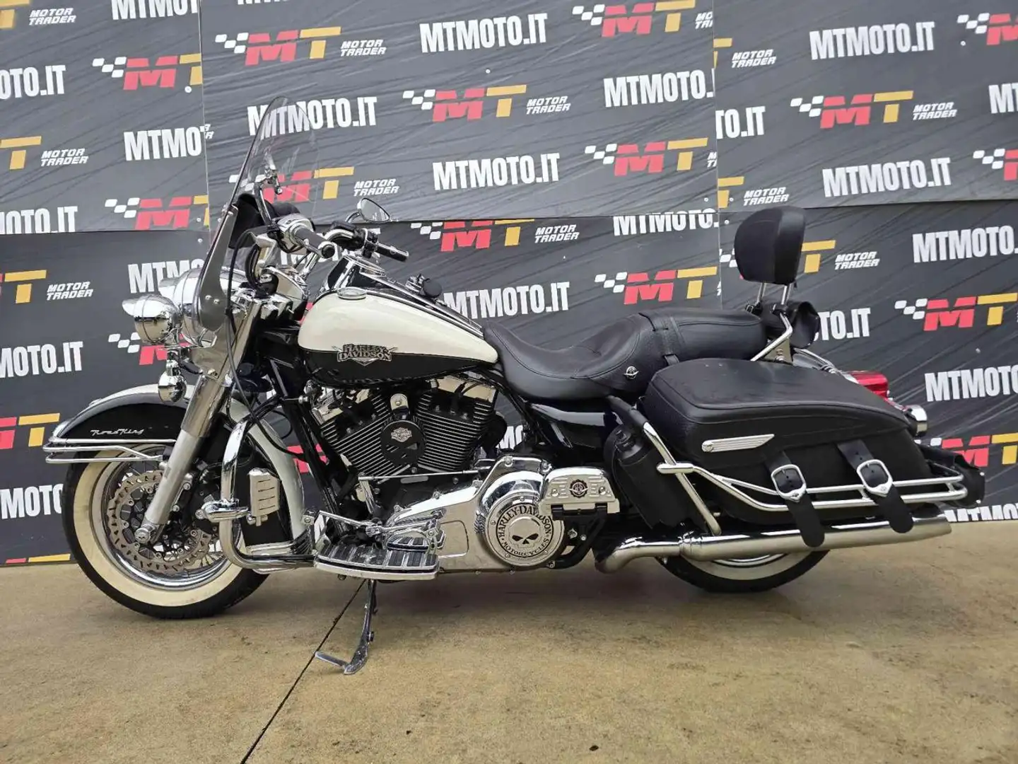 Harley-Davidson Road King Video 360 Bianco - 2