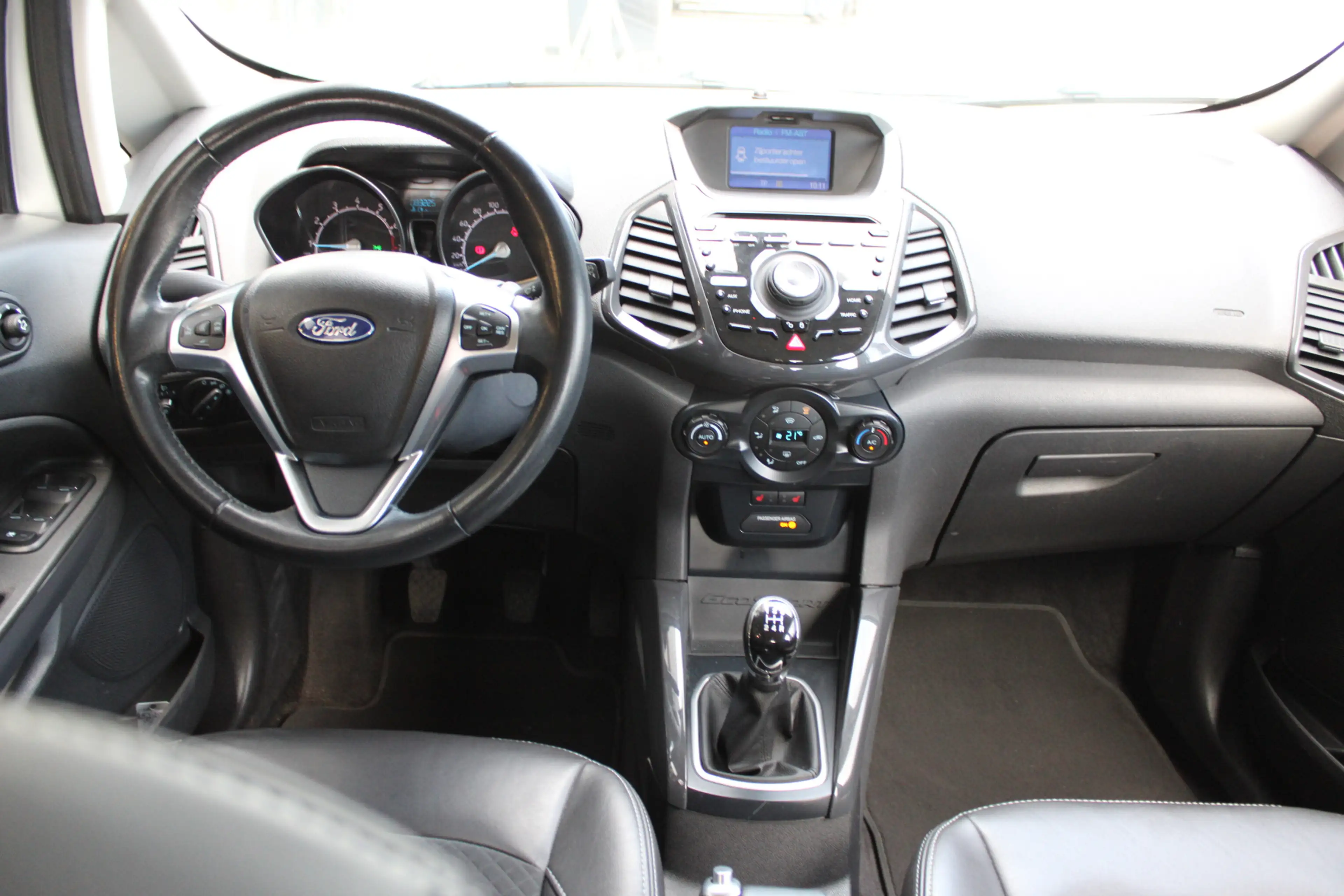 Ford EcoSport 1.0 EcoBoost Titanium Trekhaak Stoelverwarming Dea — photo 6