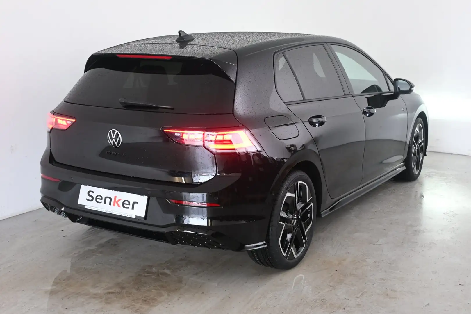 Volkswagen Golf Sport mHEV TSI DSG Schwarz - 2