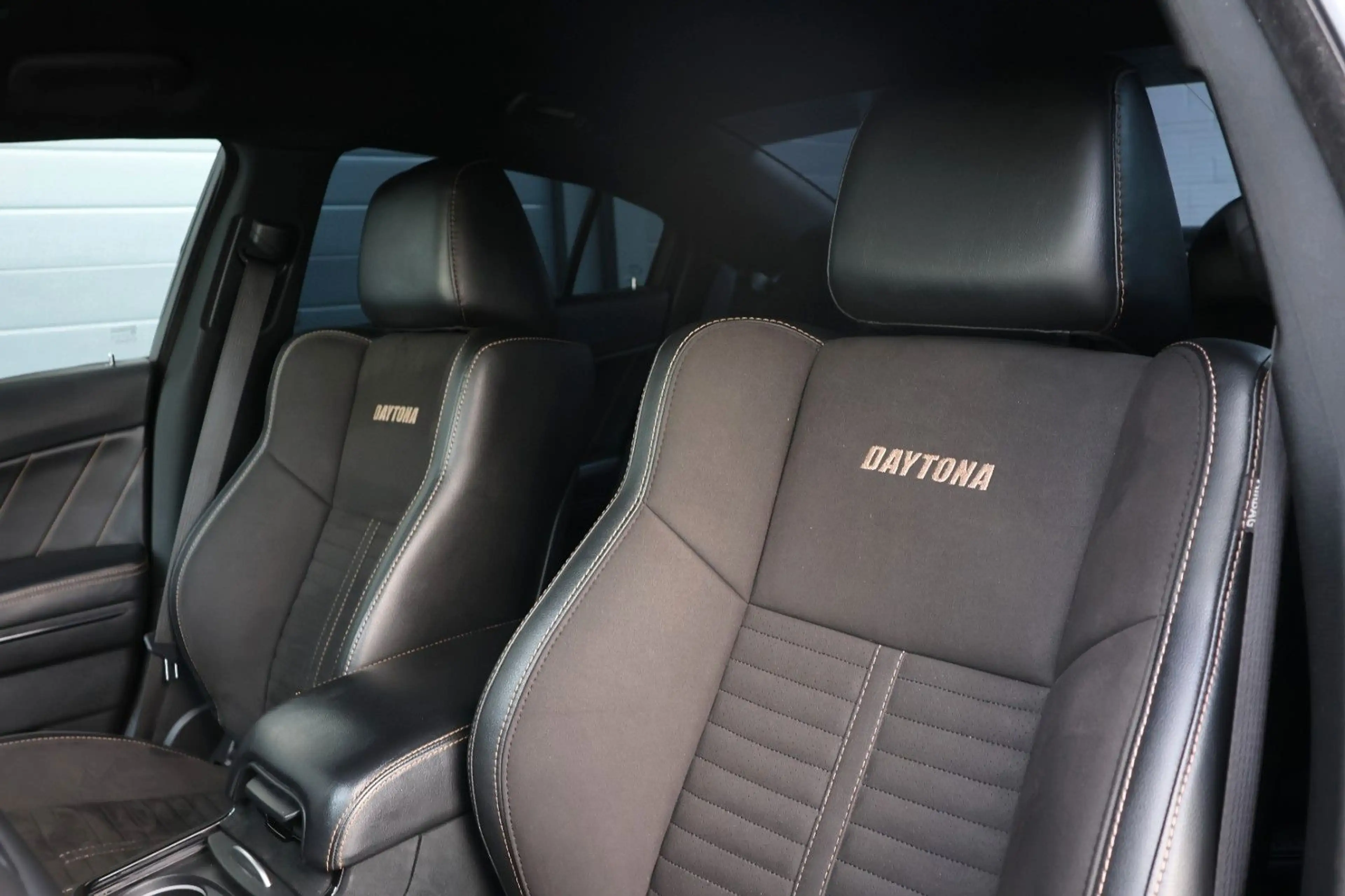 Dodge Charger 5.7 WideBody/LED/Kamera/TOTW/R20 — photo 13