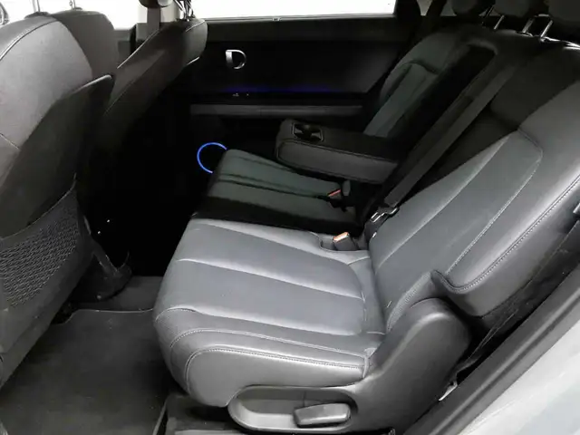 Hyundai Ioniq view 13