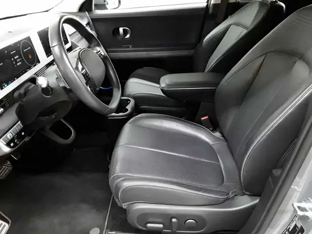 Hyundai Ioniq view 7
