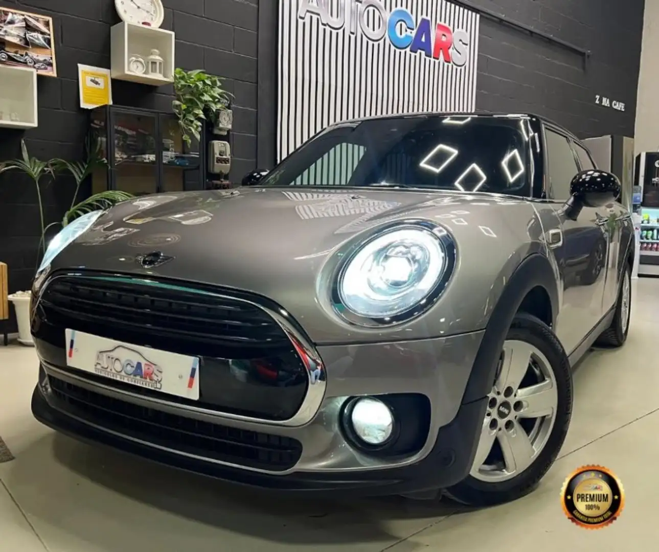 MINI MINI Mini Clubman Pequeño  Manual de 6 Puertas Beige - 1