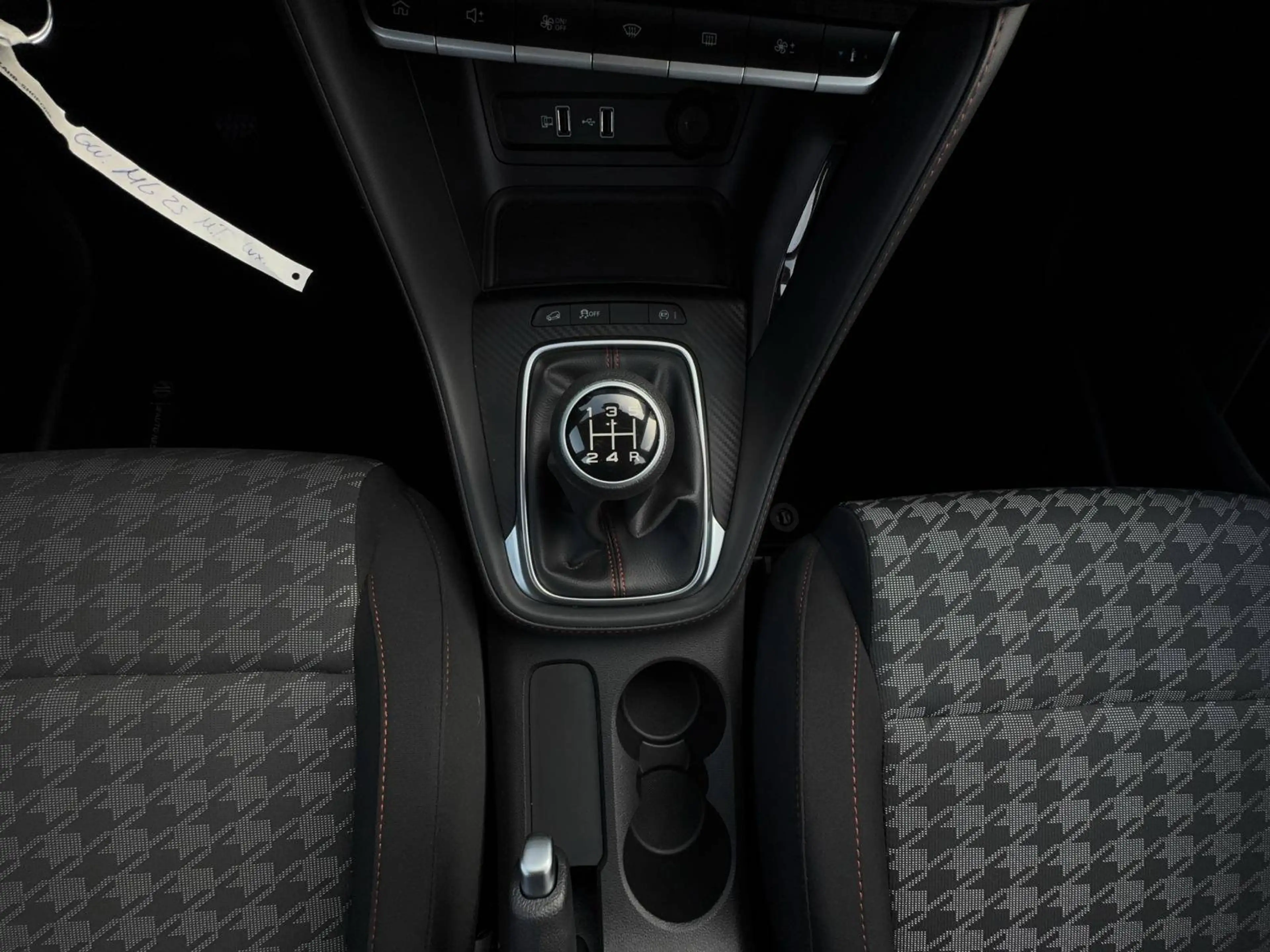 MG ZS ICW 1.5 VTI Comfort! Allwetterreifen! Sofort Verfügbar! — photo 14