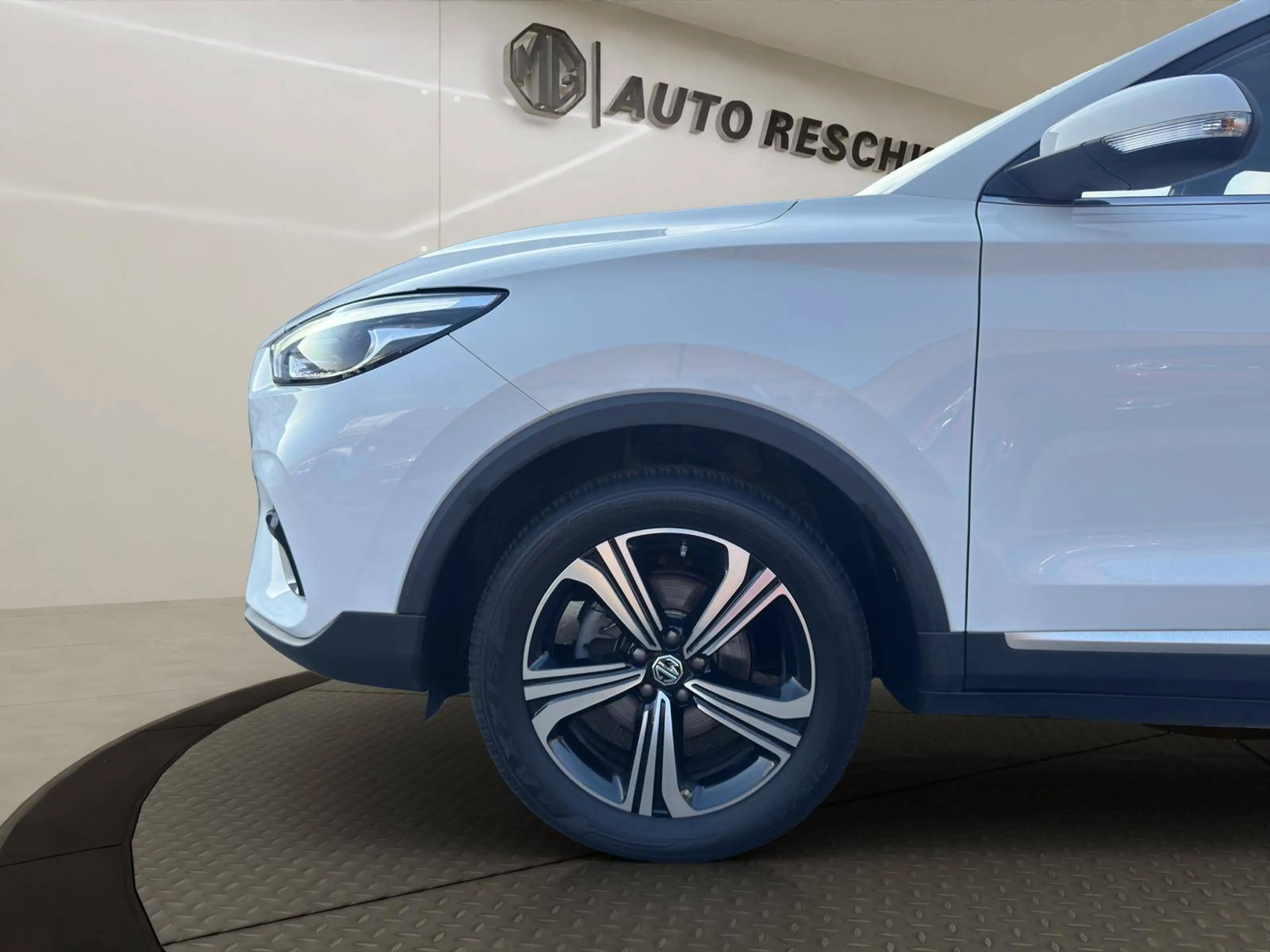 MG ZS ICW 1.5 VTI Comfort! Allwetterreifen! Sofort Verfügbar! — photo 8