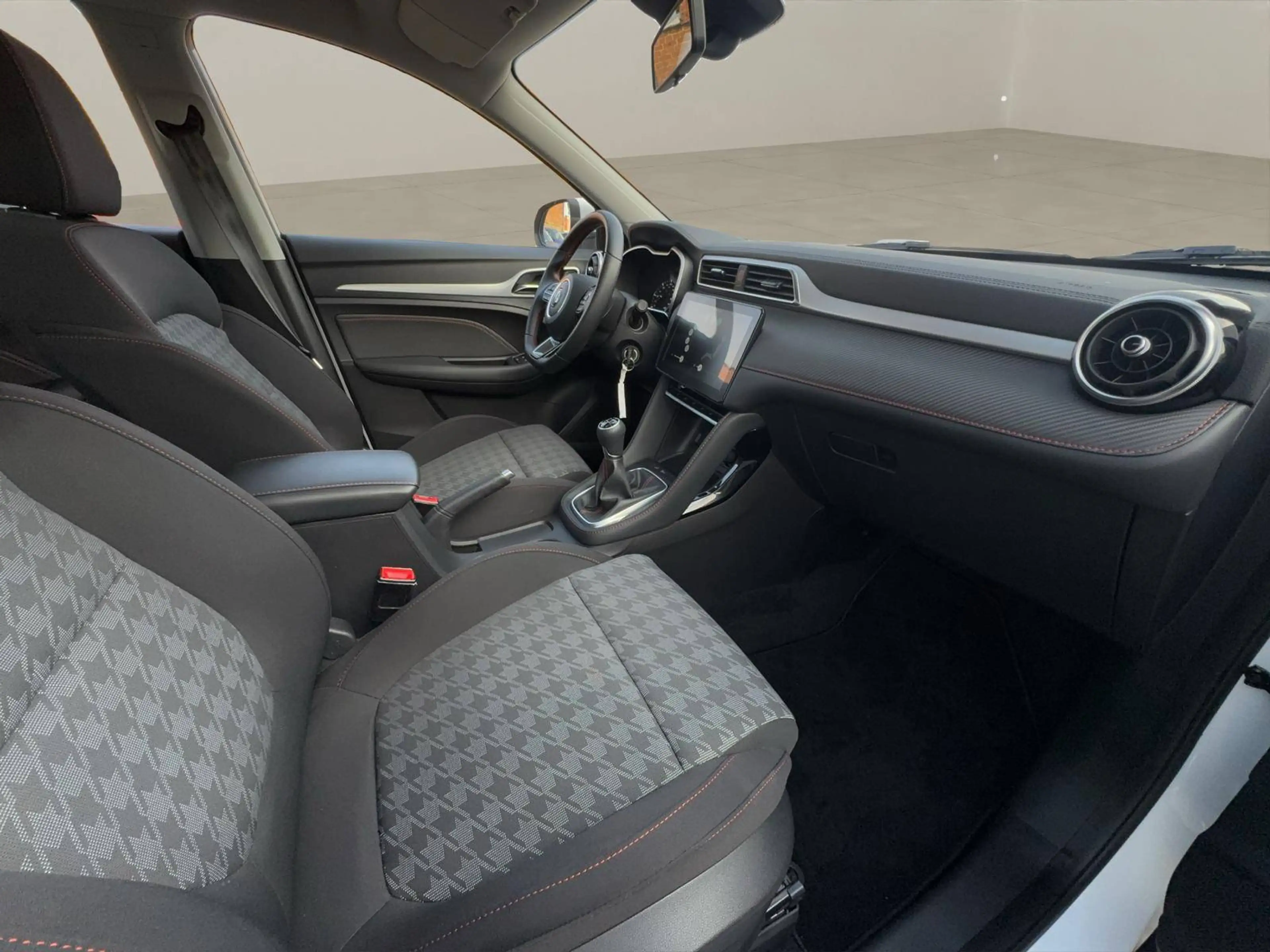 MG ZS ICW 1.5 VTI Comfort! Allwetterreifen! Sofort Verfügbar! — photo 11