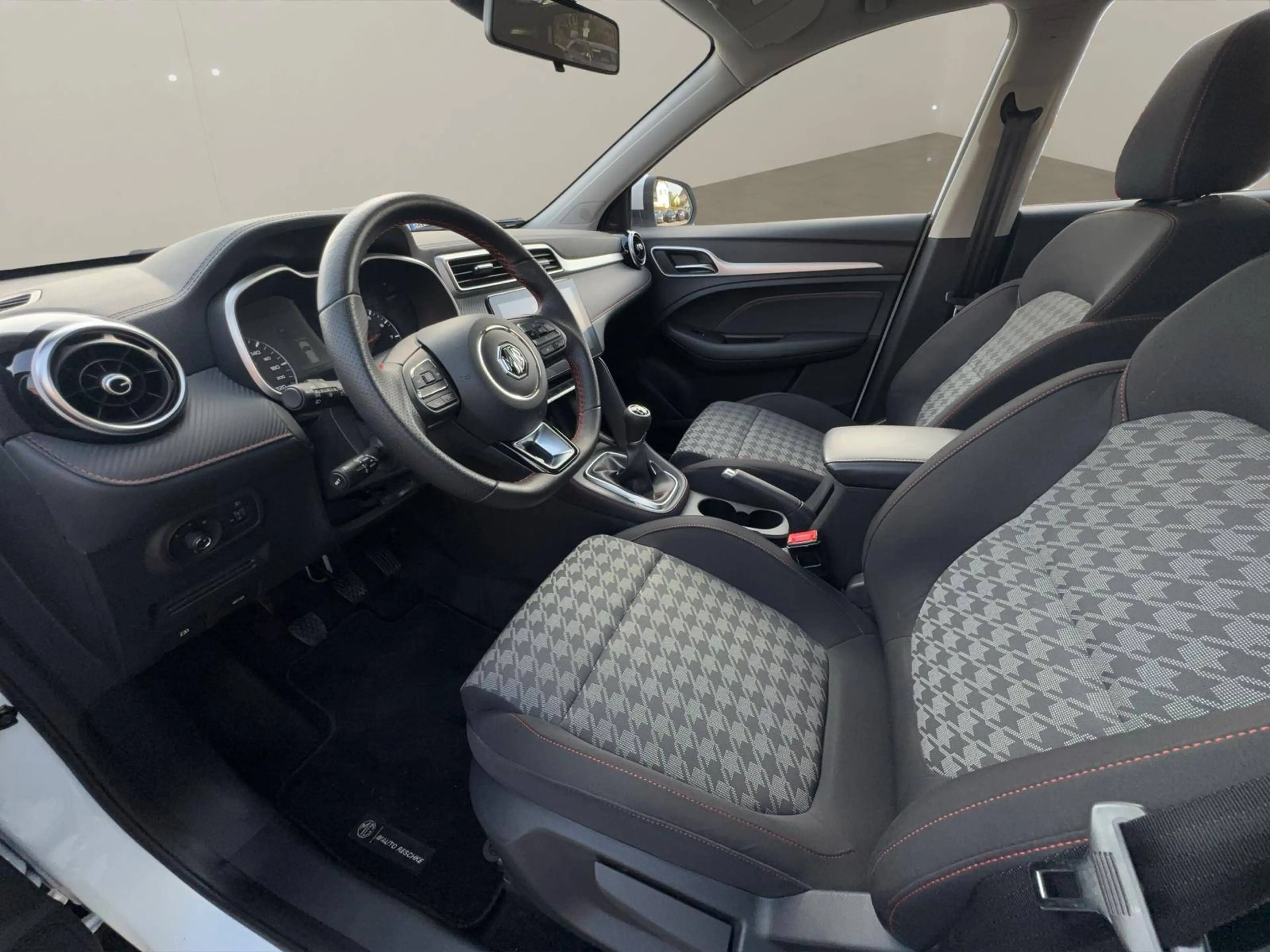 MG ZS ICW 1.5 VTI Comfort! Allwetterreifen! Sofort Verfügbar! — photo 10