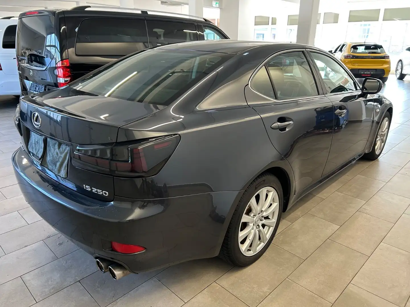 Lexus IS 250 V6 *Mark Levinson *Automatik *Navi *LED * Gris - 2