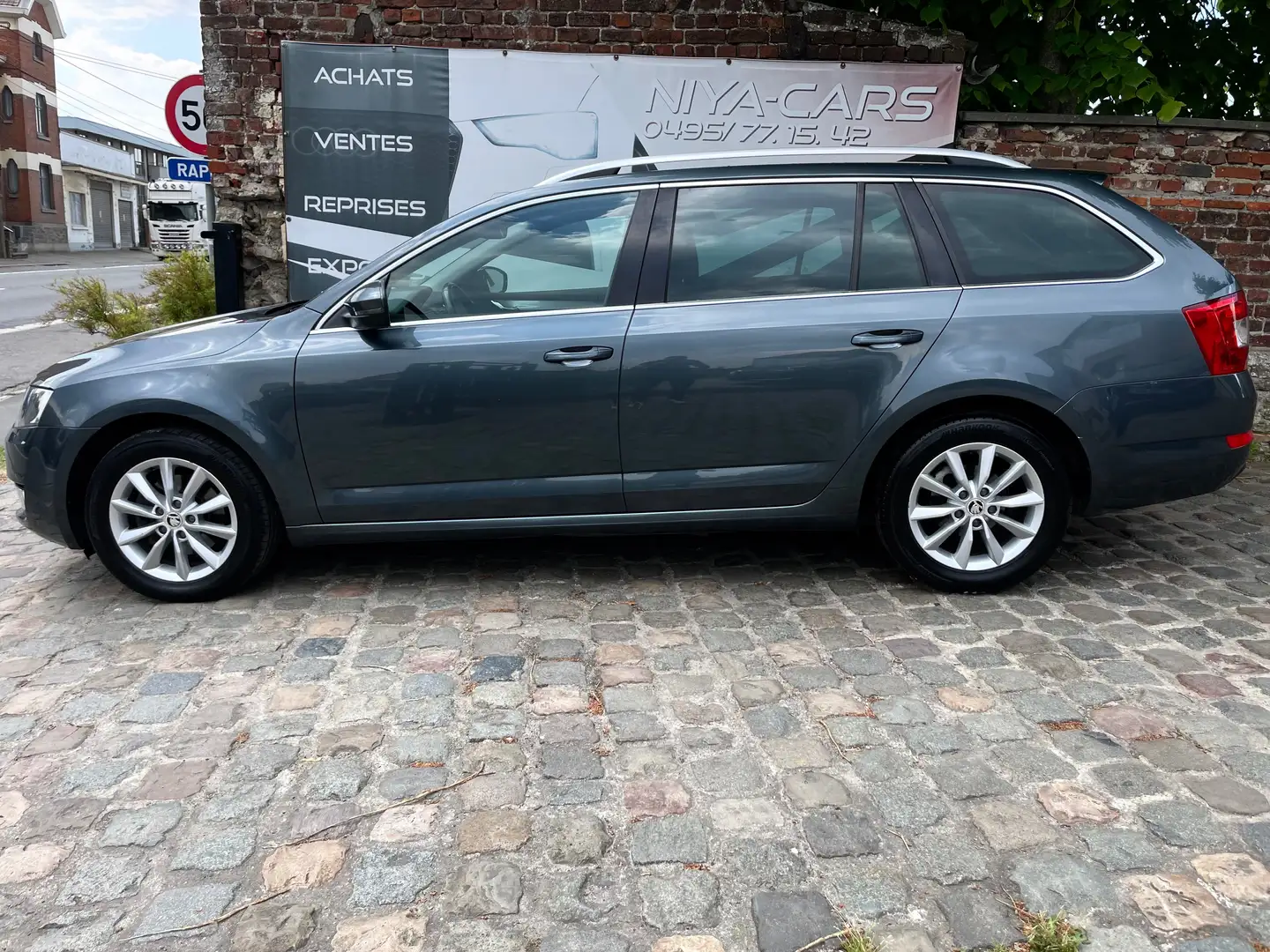 Skoda Octavia SW 2.0 CR TDi Style DSG Gris - 2