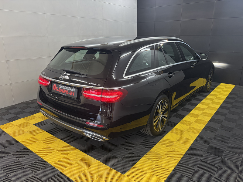 Mercedes-Benz E 400 d 4Matic+Head-Up+Kam+LED+Pano+Temp+Navi — photo 4