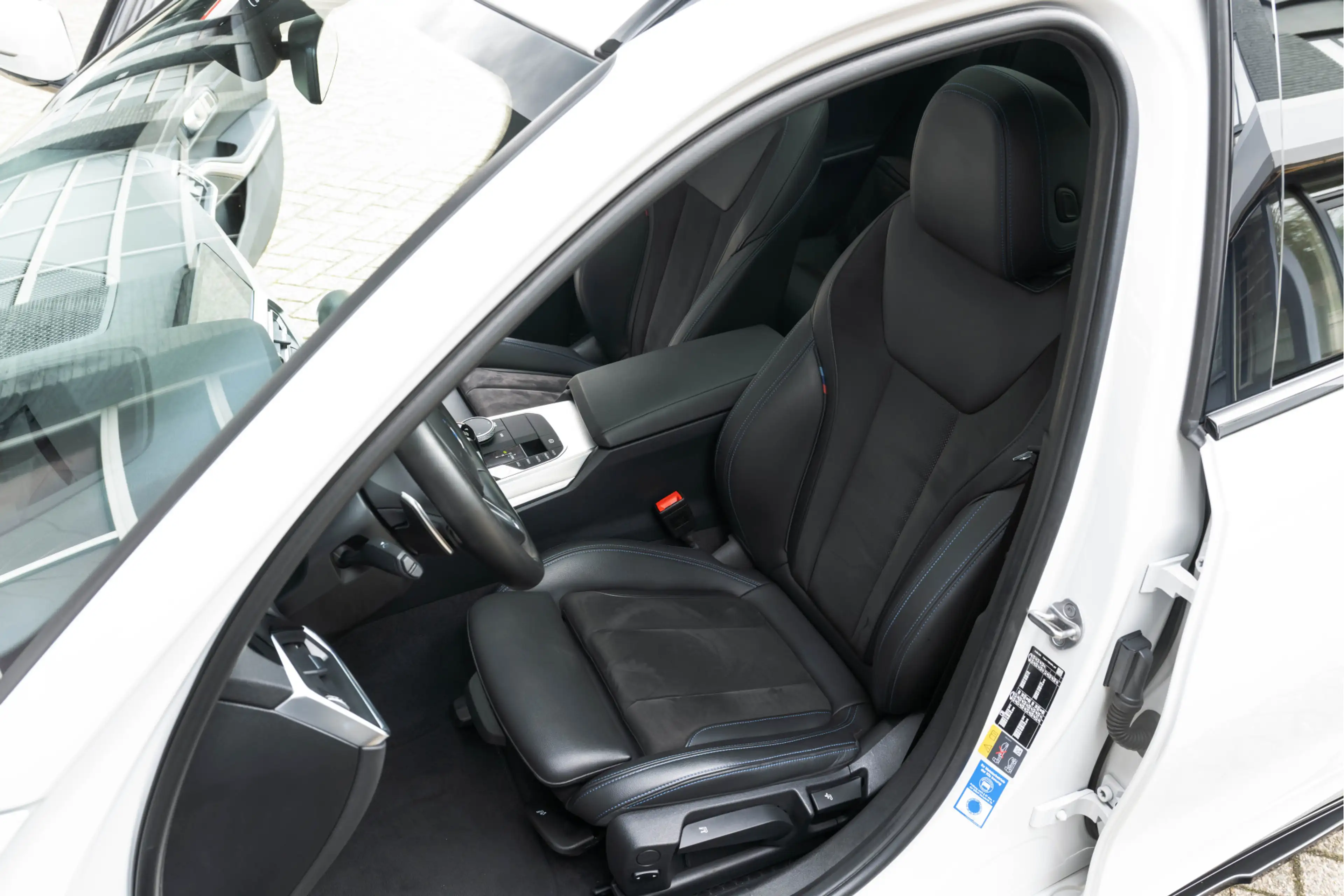BMW 330 3-serie Touring 330e High Executive M Sport, Pano, — photo 20