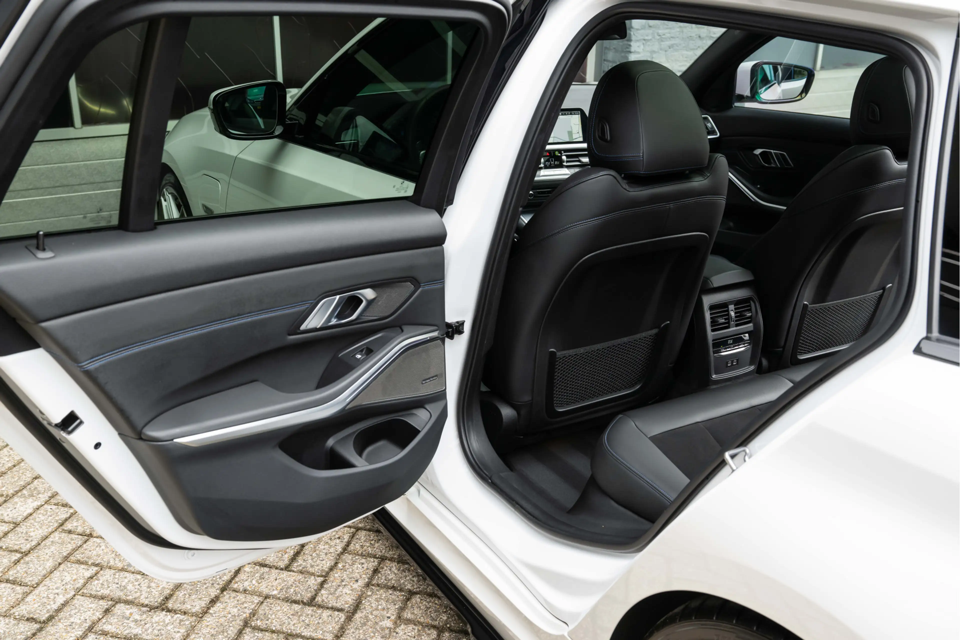 BMW 330 3-serie Touring 330e High Executive M Sport, Pano, — photo 32