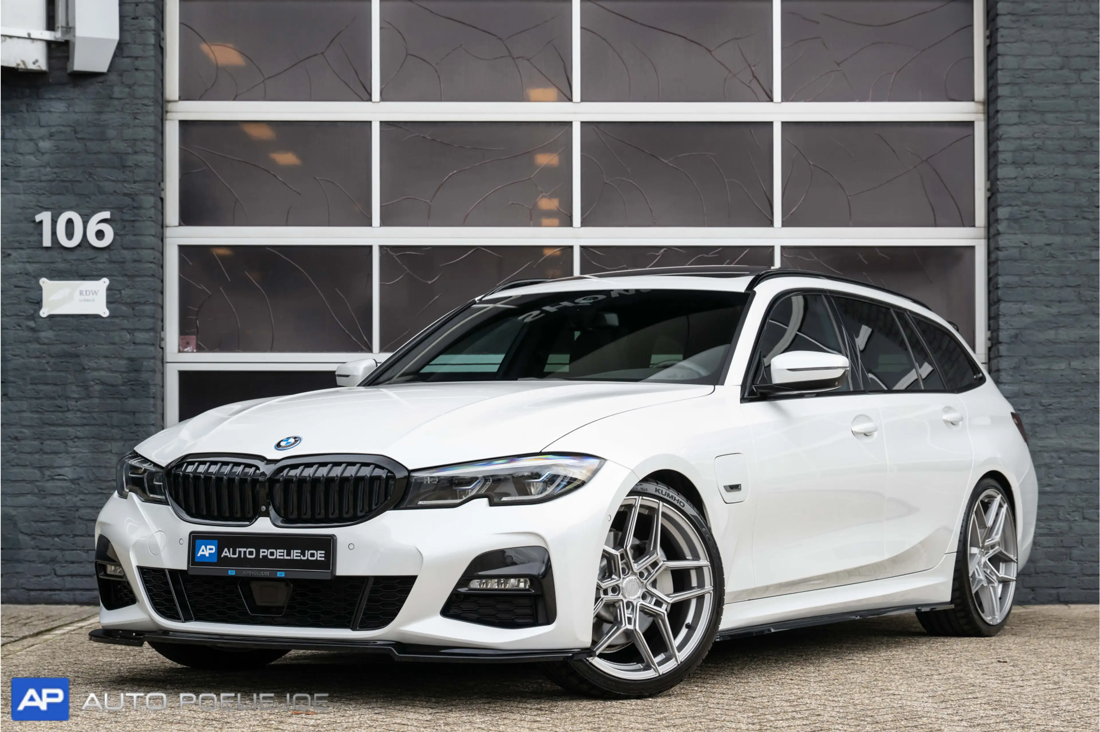 BMW 330 3-serie Touring 330e High Executive M Sport, Pano,