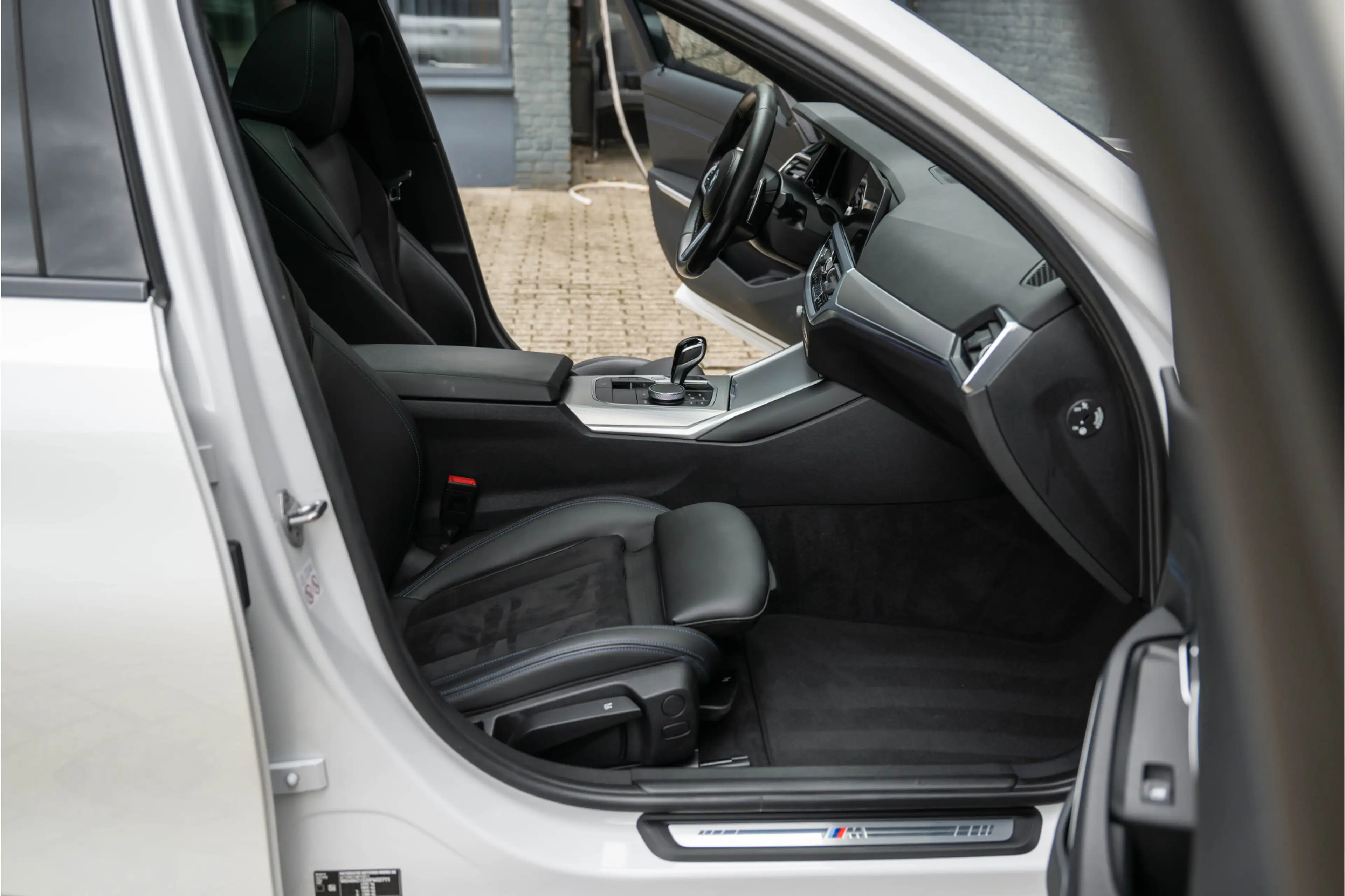 BMW 330 3-serie Touring 330e High Executive M Sport, Pano, — photo 37