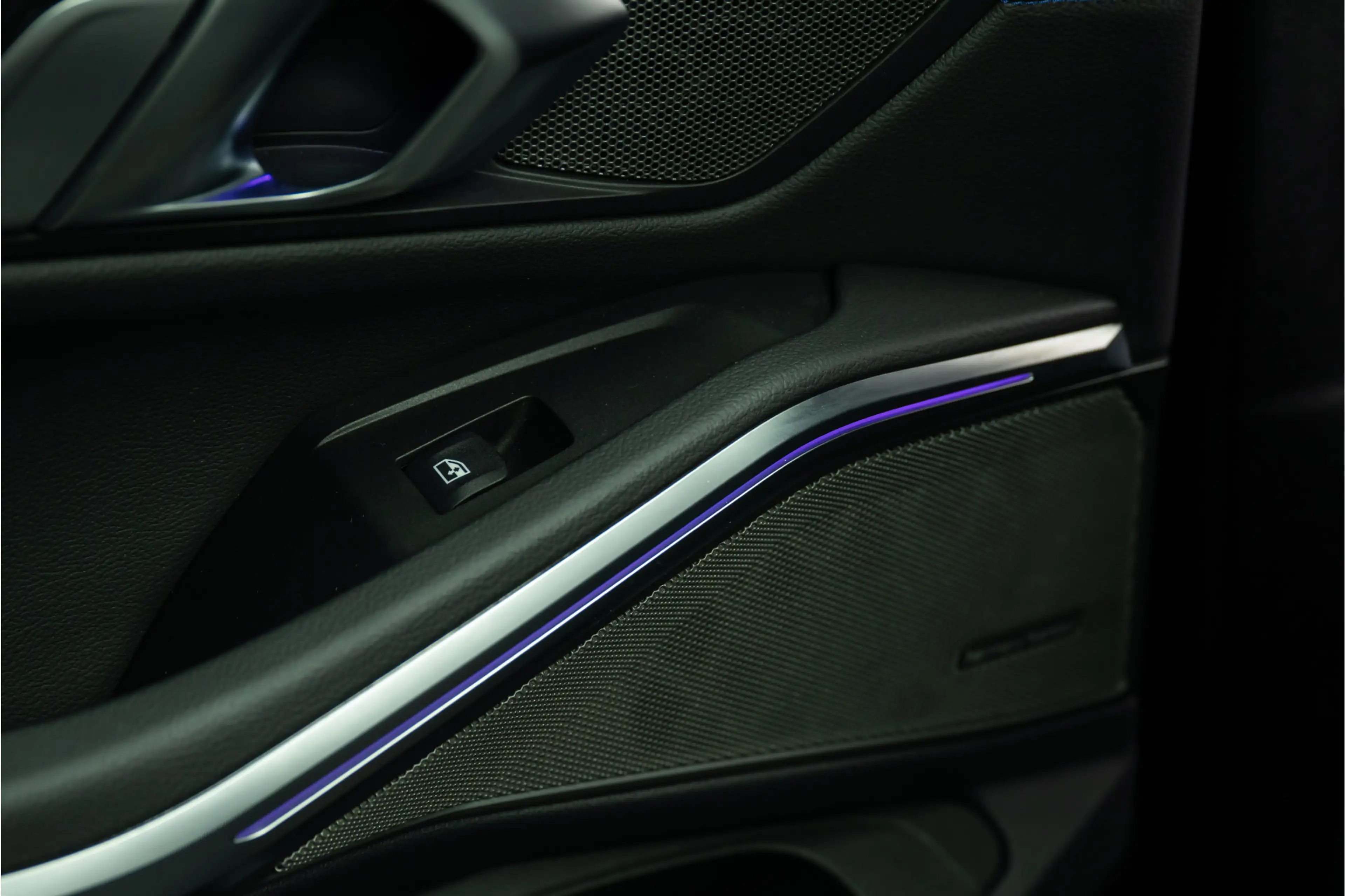 BMW 330 3-serie Touring 330e High Executive M Sport, Pano, — photo 35