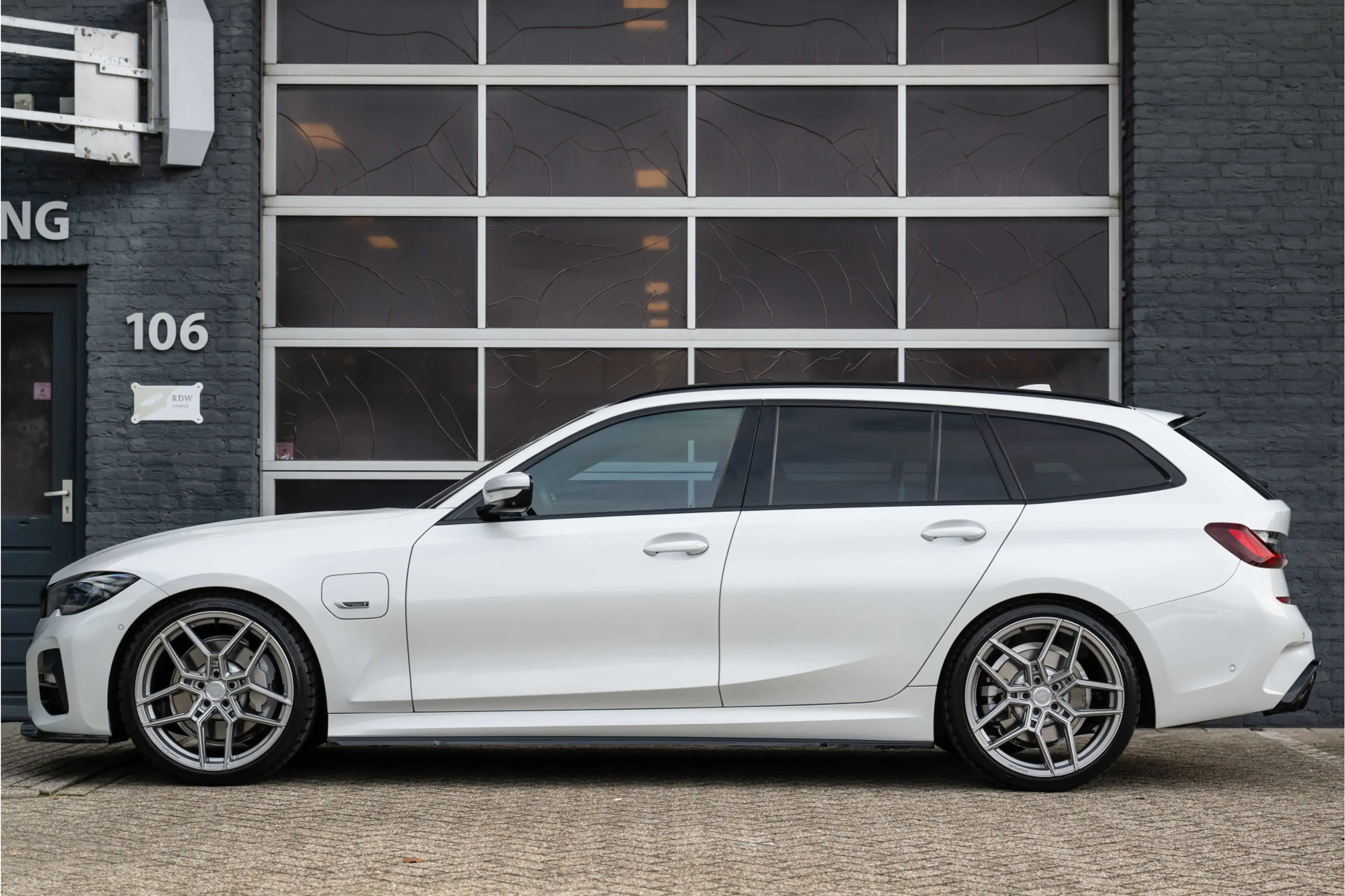 BMW 330 3-serie Touring 330e High Executive M Sport, Pano, — photo 2