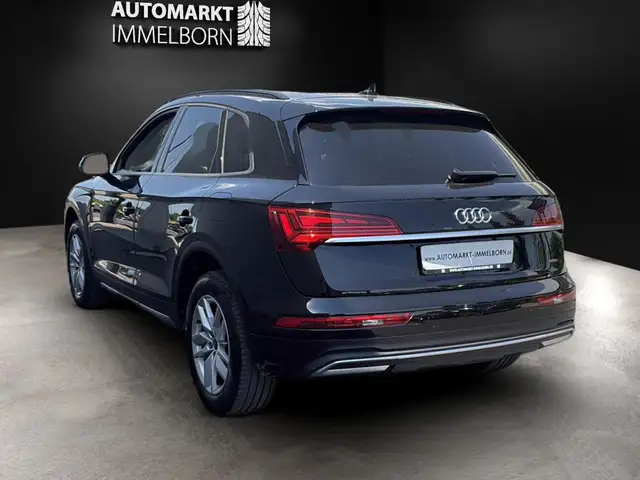 Audi Q5 view 10