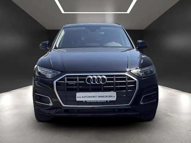 Audi Q5 view 8