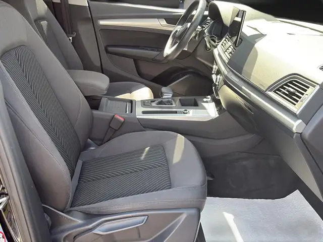 Audi Q5 view 13
