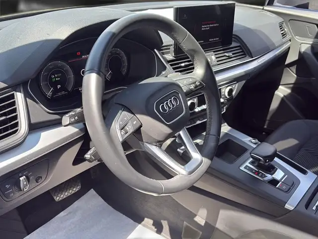 Audi Q5 view 16