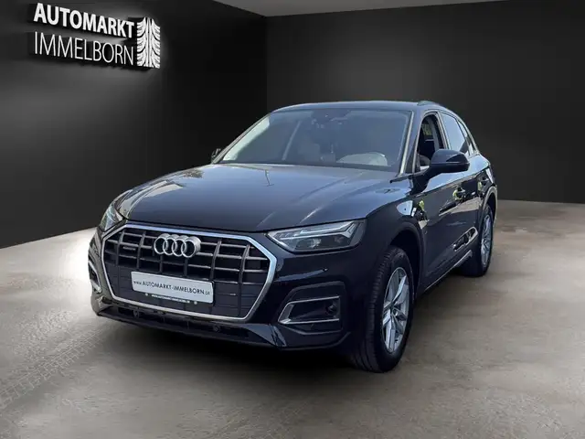 Audi Q5 view 3