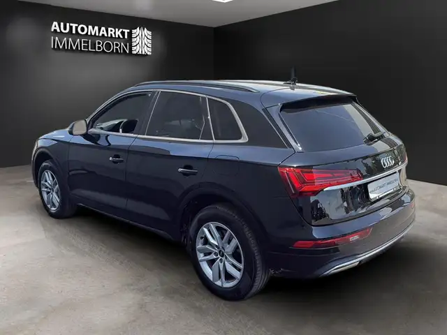 Audi Q5 view 5