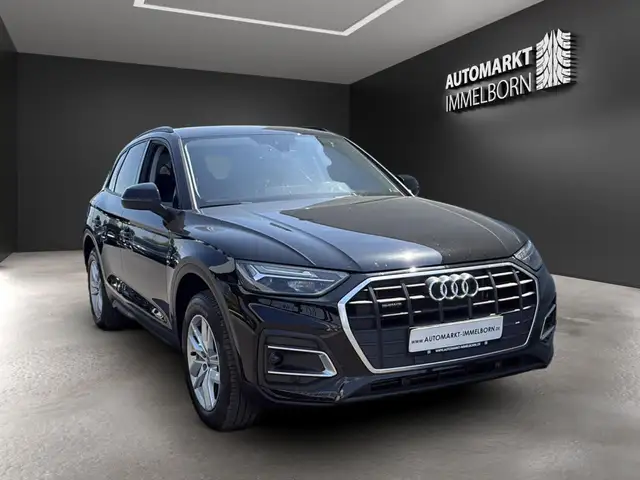 Audi Q5 view 2