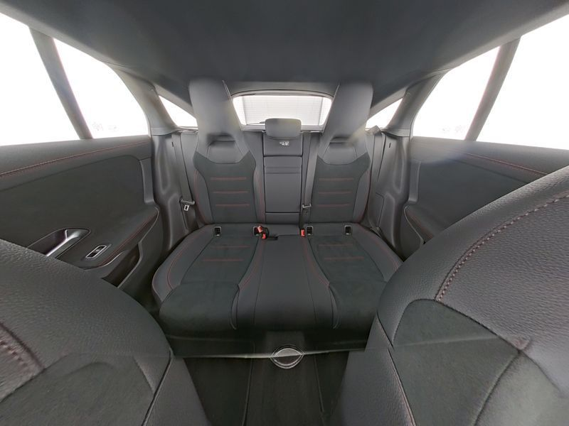 Mercedes-Benz CLA 180 Shooting Brake AMG Line KeyLess ParkAss. — photo 15