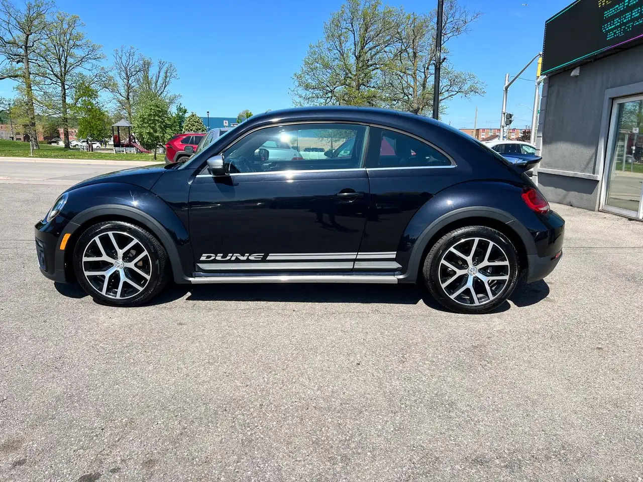 Volkswagen Beetle снимка Volkswagen Beetle