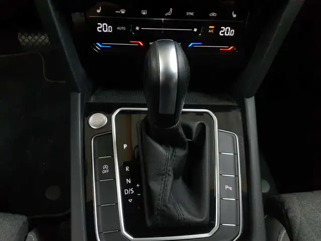 Volkswagen Passat view 10
