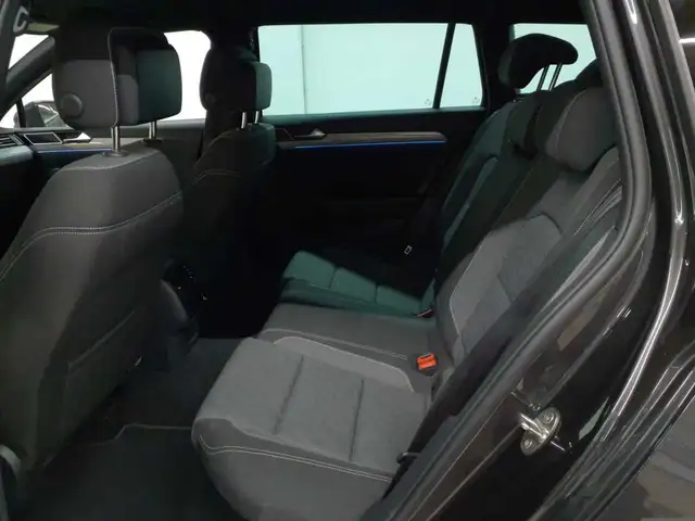 Volkswagen Passat view 13