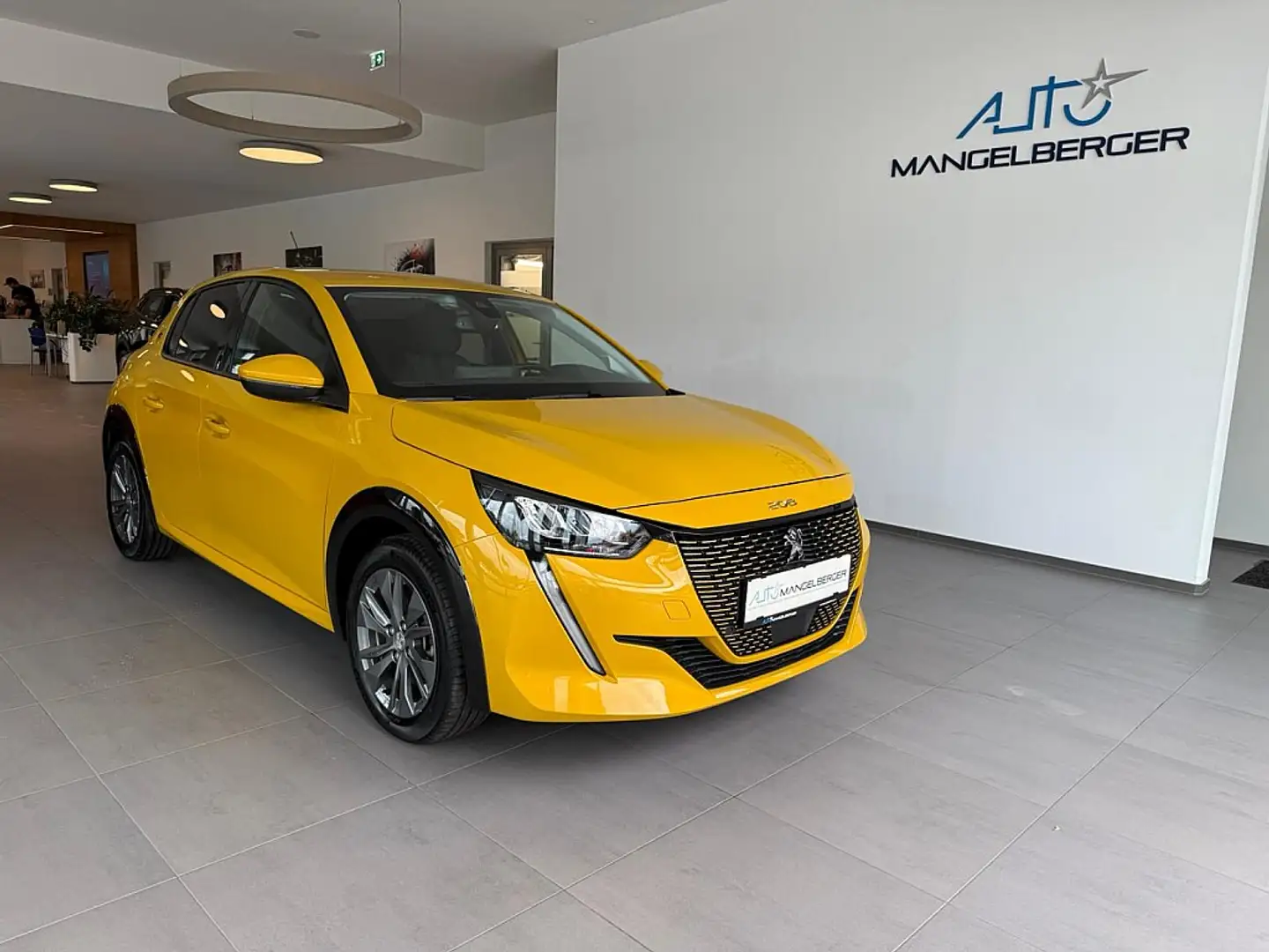 Peugeot e-208 50kWh Allure Gelb - 1
