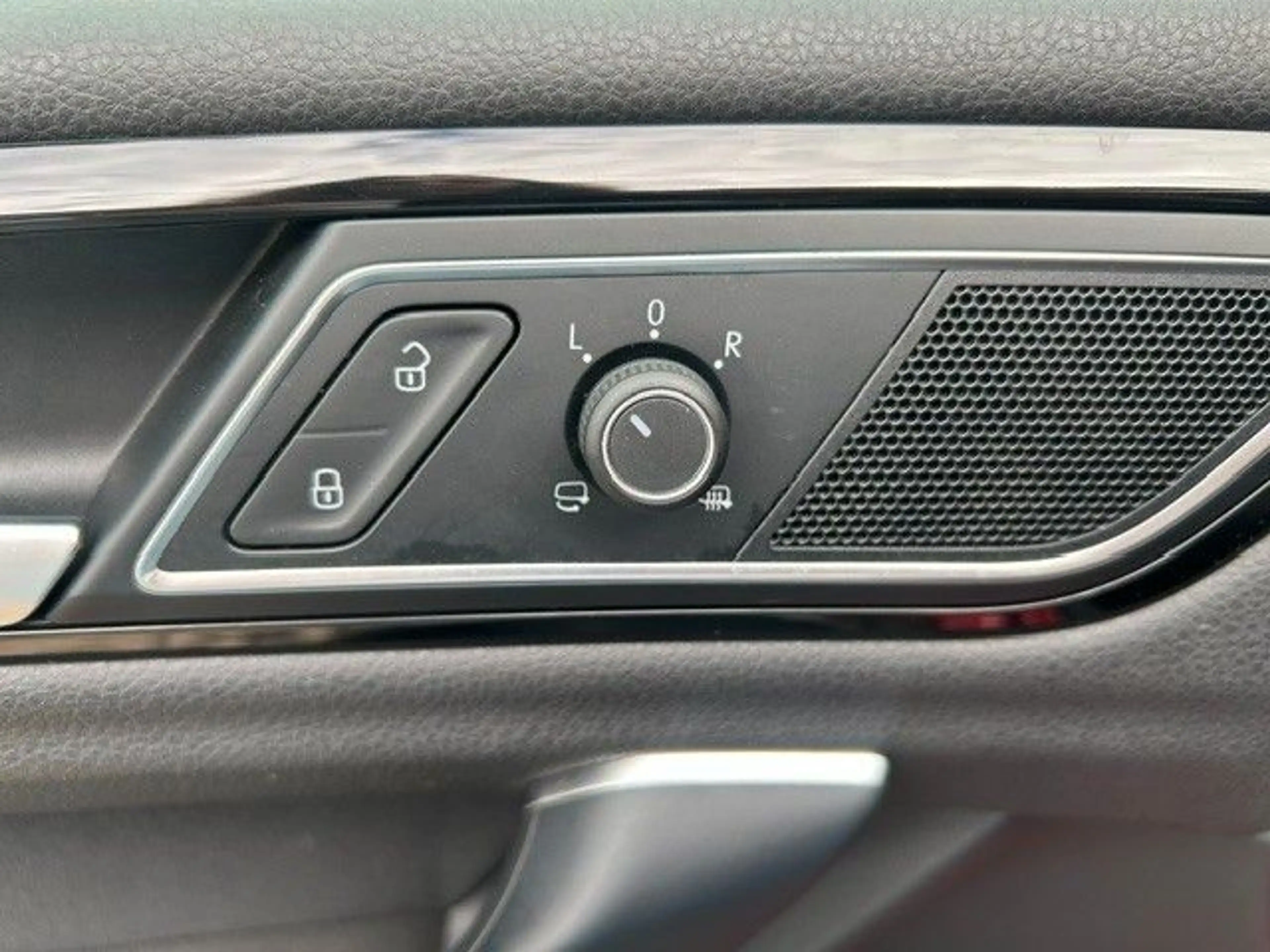 Volkswagen Golf Sportsvan — photo 12