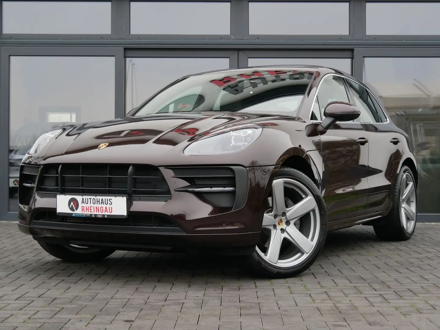 Porsche Macan 2.0 PANO SPORT-DESIGN APPROVED Braun - 2