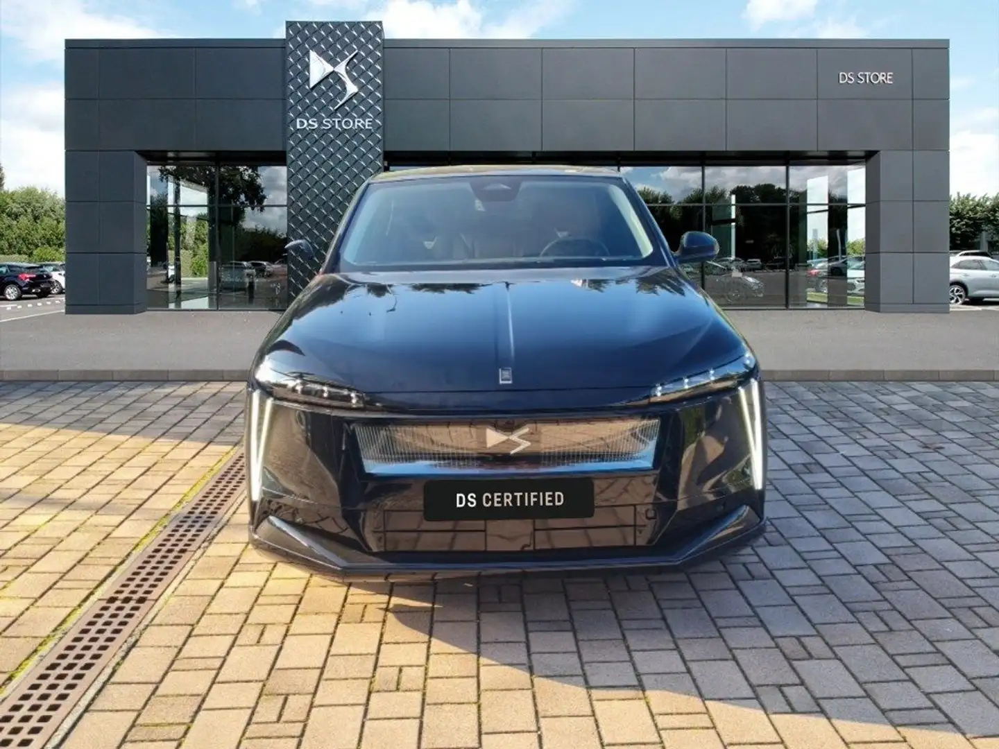 DS Automobiles N°8 N°8 ÉTOILE 230CV Schwarz - 2