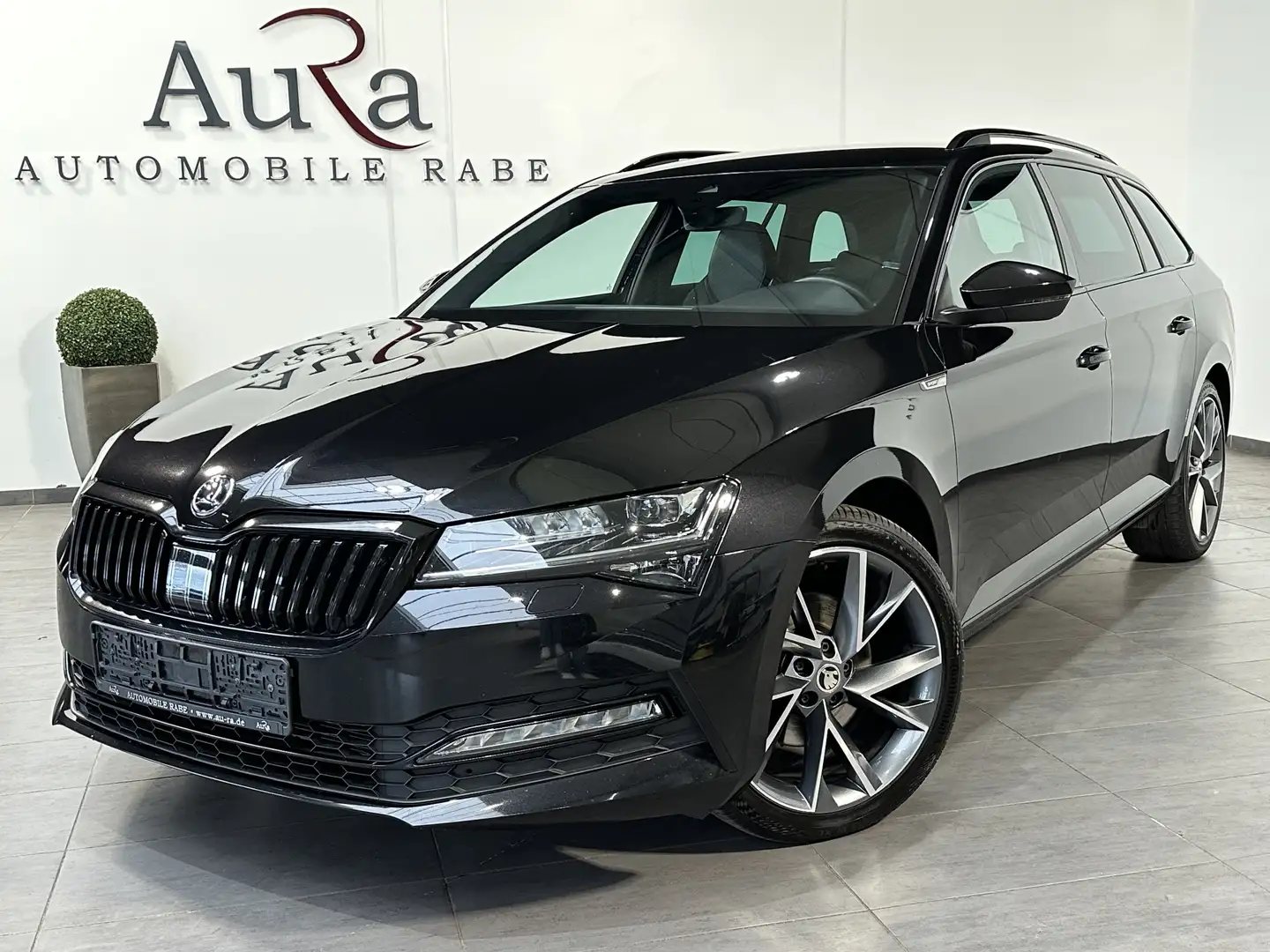 Skoda Superb Combi 2.0 TDI DSG Sportline NAV+LED+VCOCK Schwarz - 1