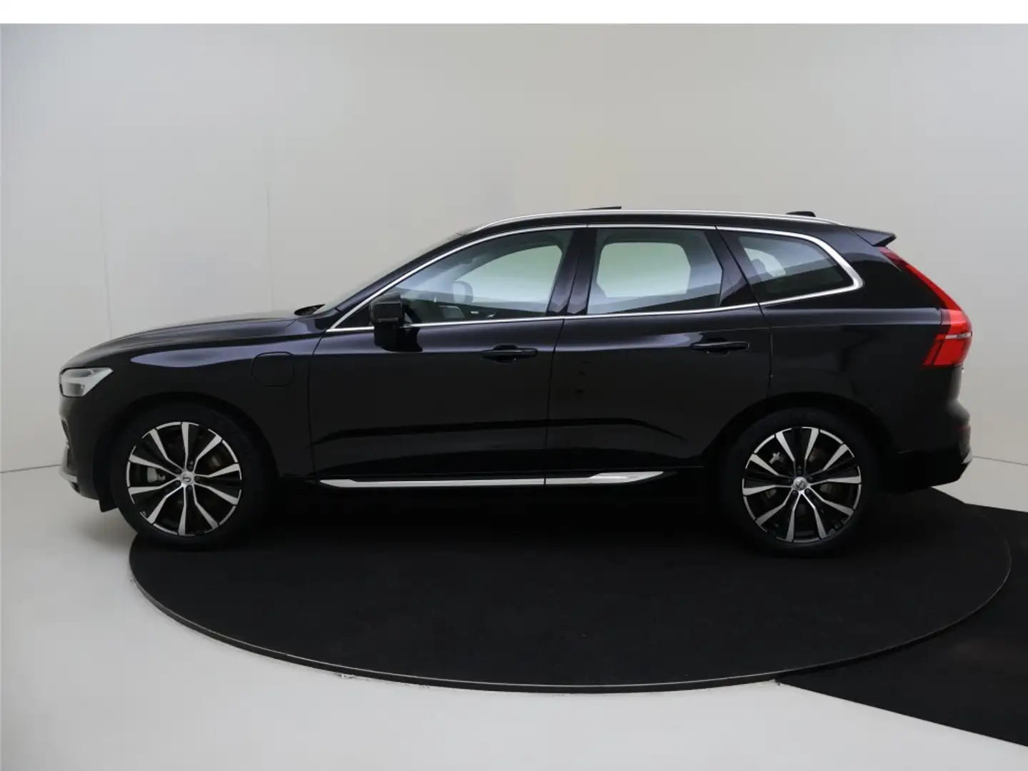 Volvo XC60 T6 AWD Ultimate Bright | Luchtvering | Massage | T Zwart - 2