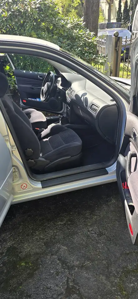 Volkswagen Golf Basis, foto 2