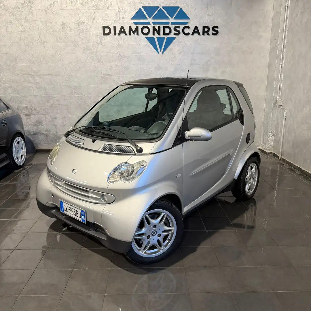 smart city-coupé/city-cabrio 700 smart city-coupé pure (45 kW) Argent - 1