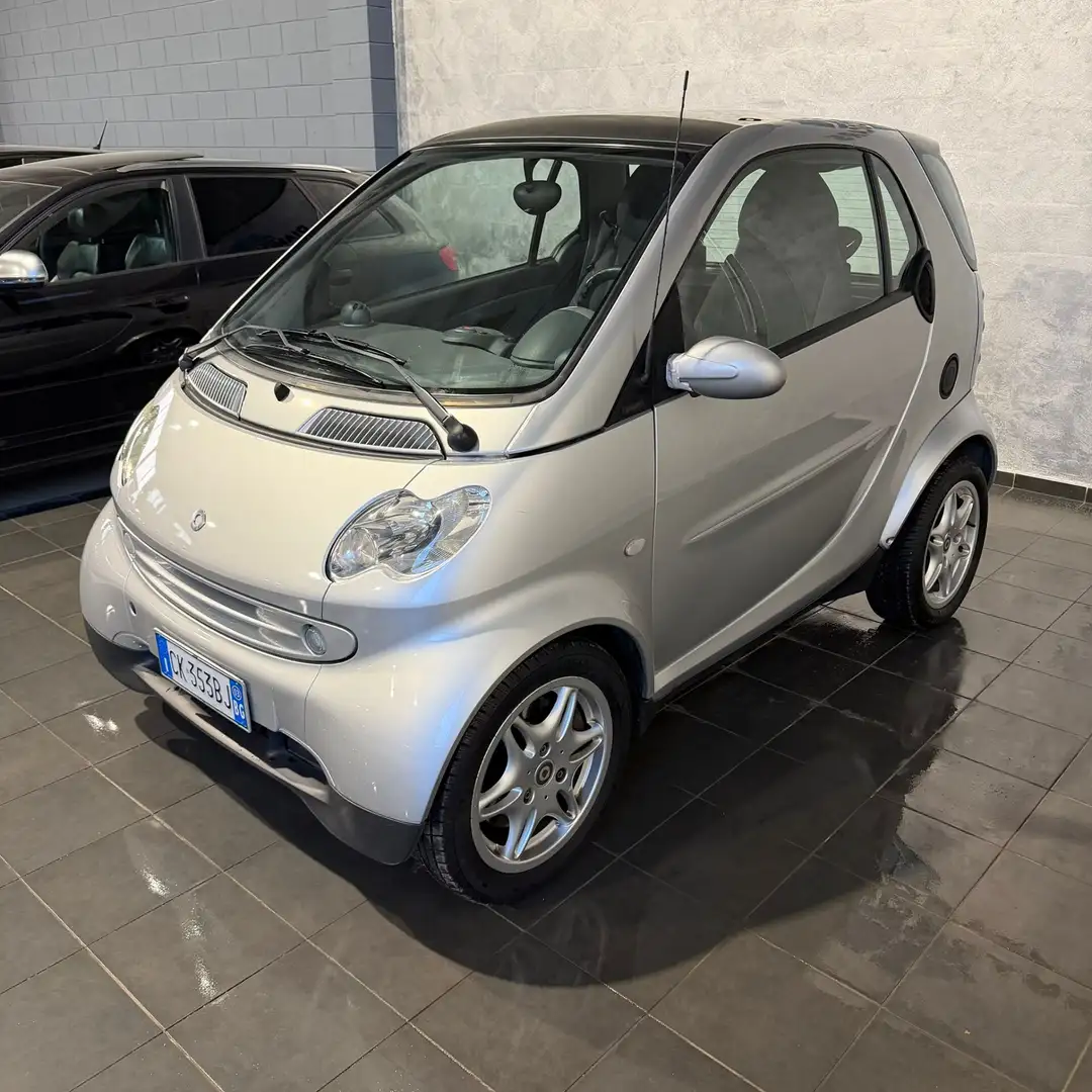 smart city-coupé/city-cabrio 700 smart city-coupé pure (45 kW) Argent - 2