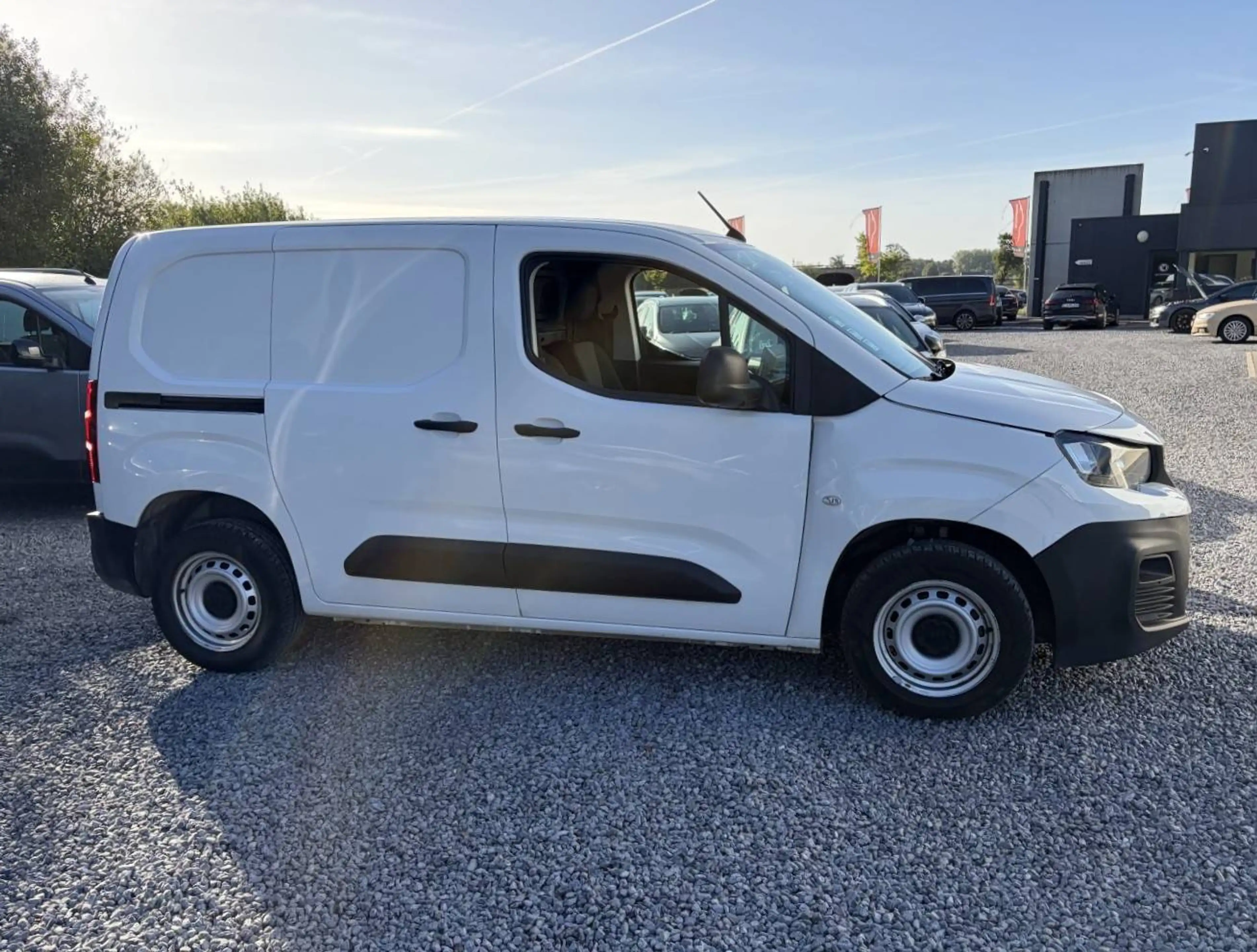 Peugeot Partner 1.5 HDi / € 5.990 netto / Navi / Airco / PDC / ... — photo 2