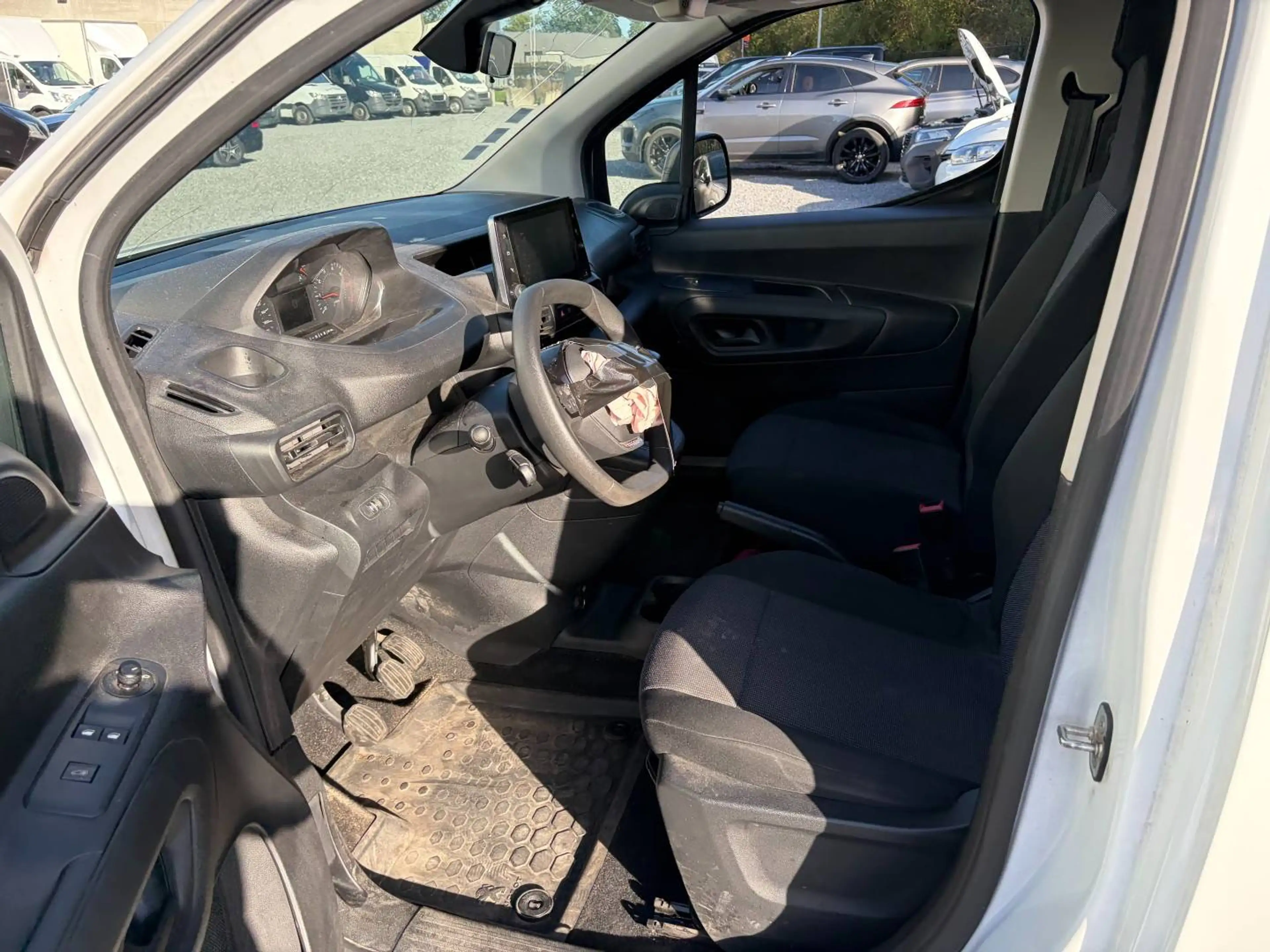 Peugeot Partner 1.5 HDi / € 5.990 netto / Navi / Airco / PDC / ... — photo 10