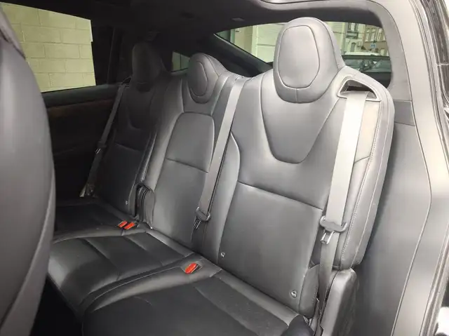 Tesla Model X view 9
